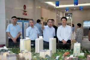 河南省信阳市政协一行到炎黄科技园考察